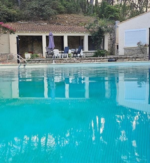 Hotel Le Robinson Beaucaire  Eksteriør billede